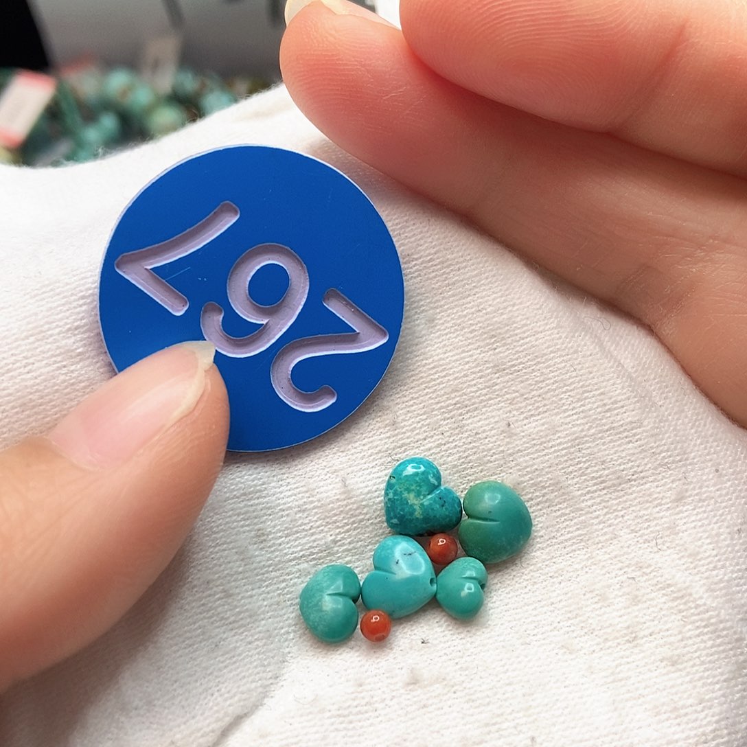 南红玛瑙未镶嵌珠宝奇石