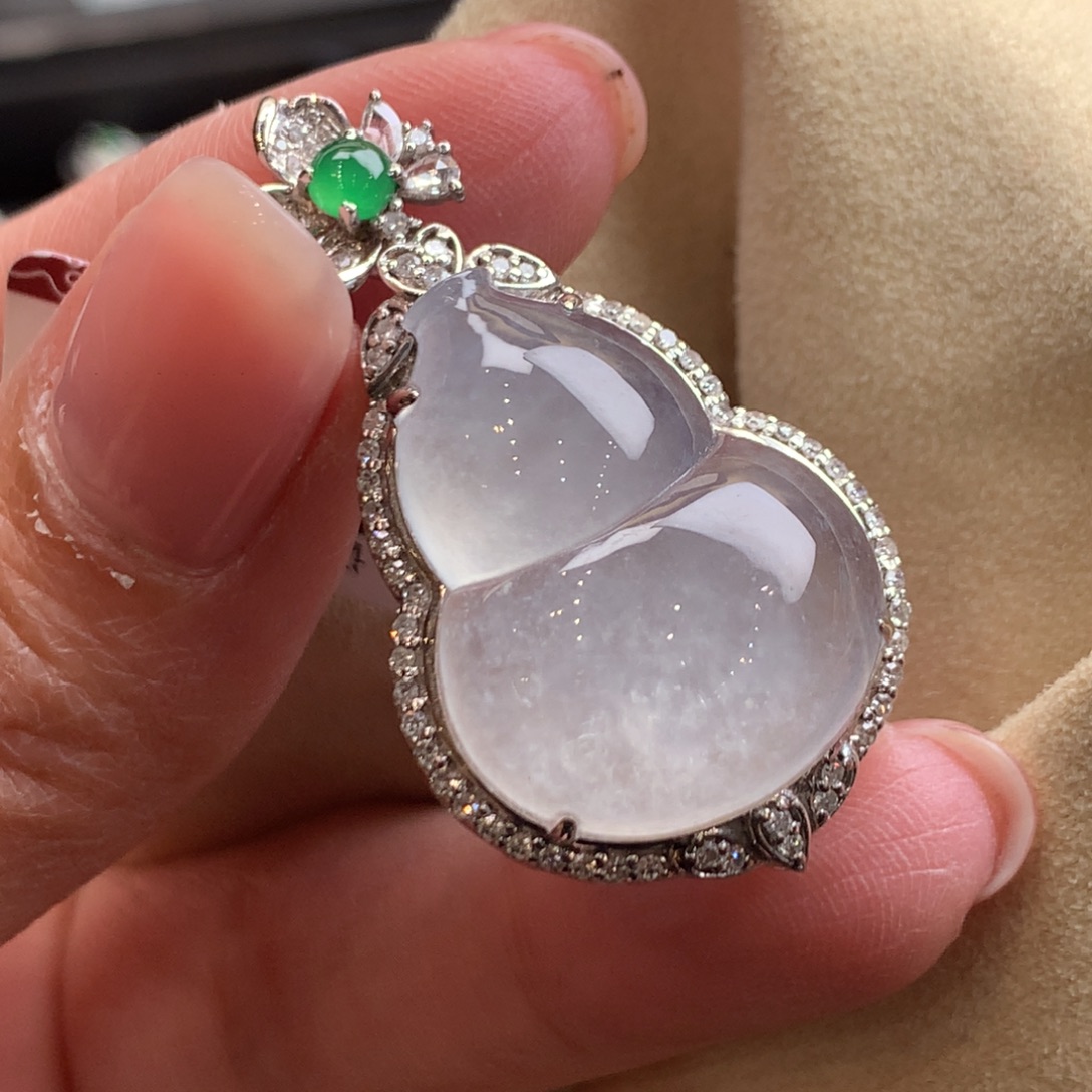 翡翠18K金镶嵌颈饰翡翠