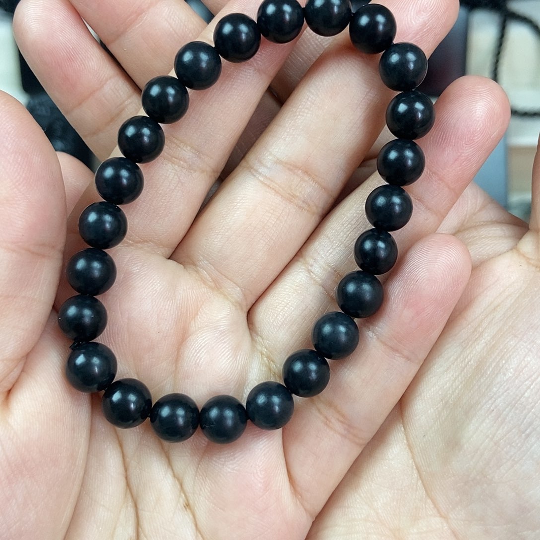 和田玉（墨玉）未镶嵌卡8圆珠入门级手串