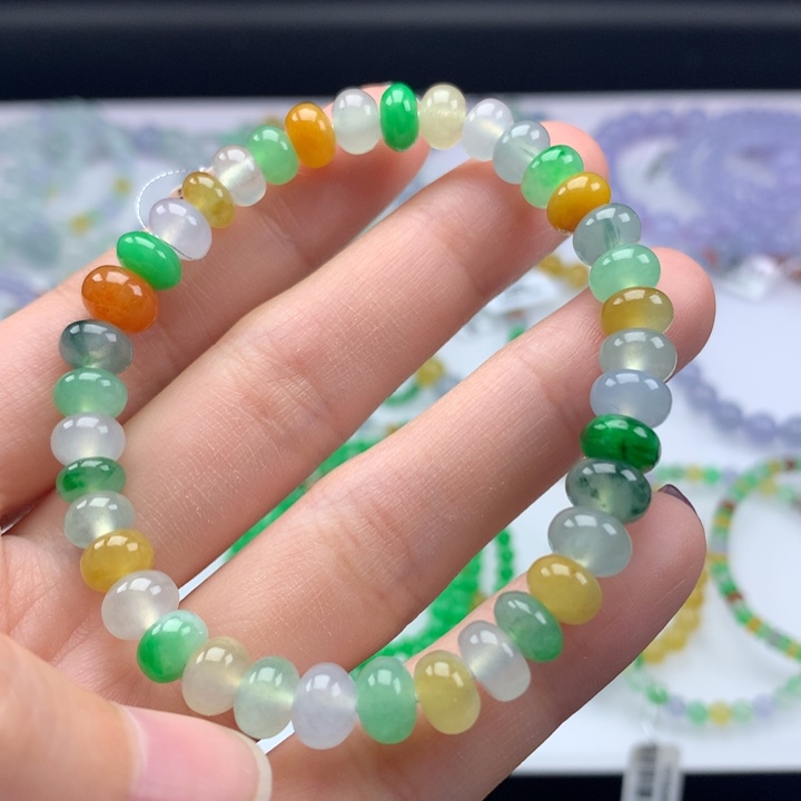 翡翠手镯未镶嵌卡