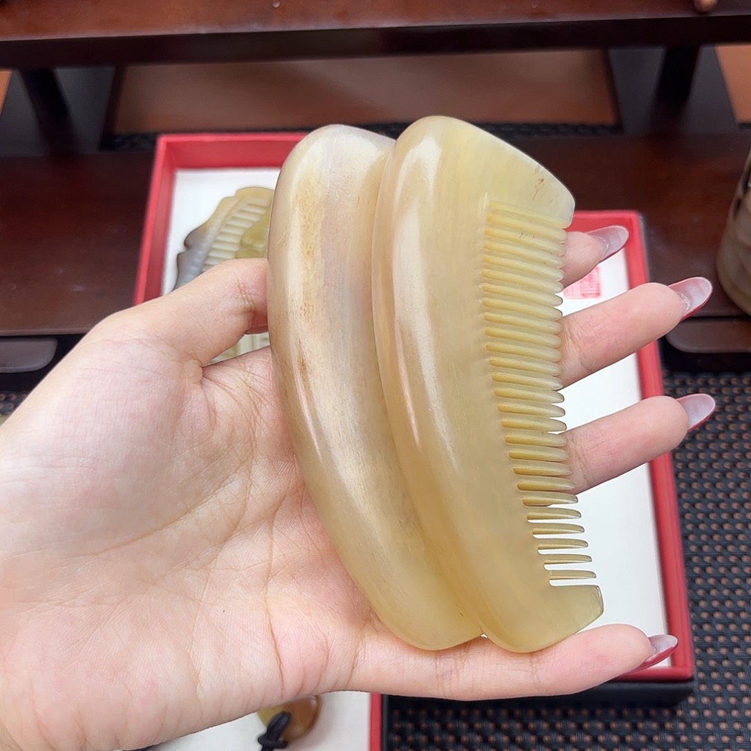 手工制作纯牛角梳子