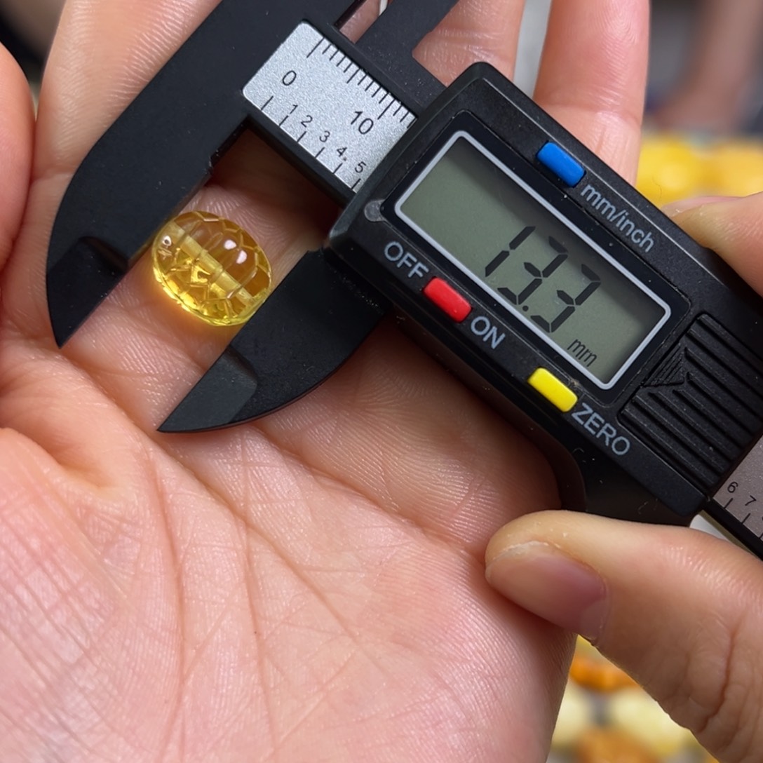 蜜蜡裸石未镶嵌琥珀