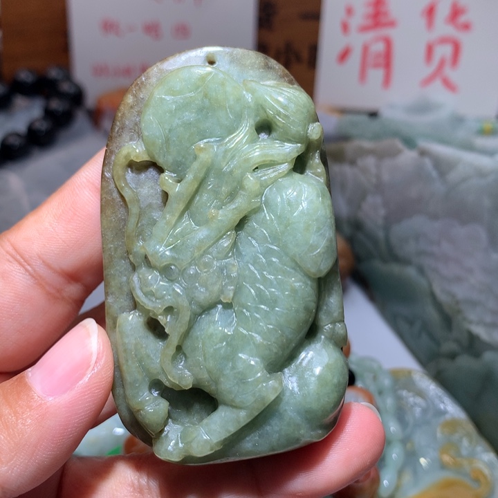 翡翠未镶嵌颈饰保真天然A货翡翠