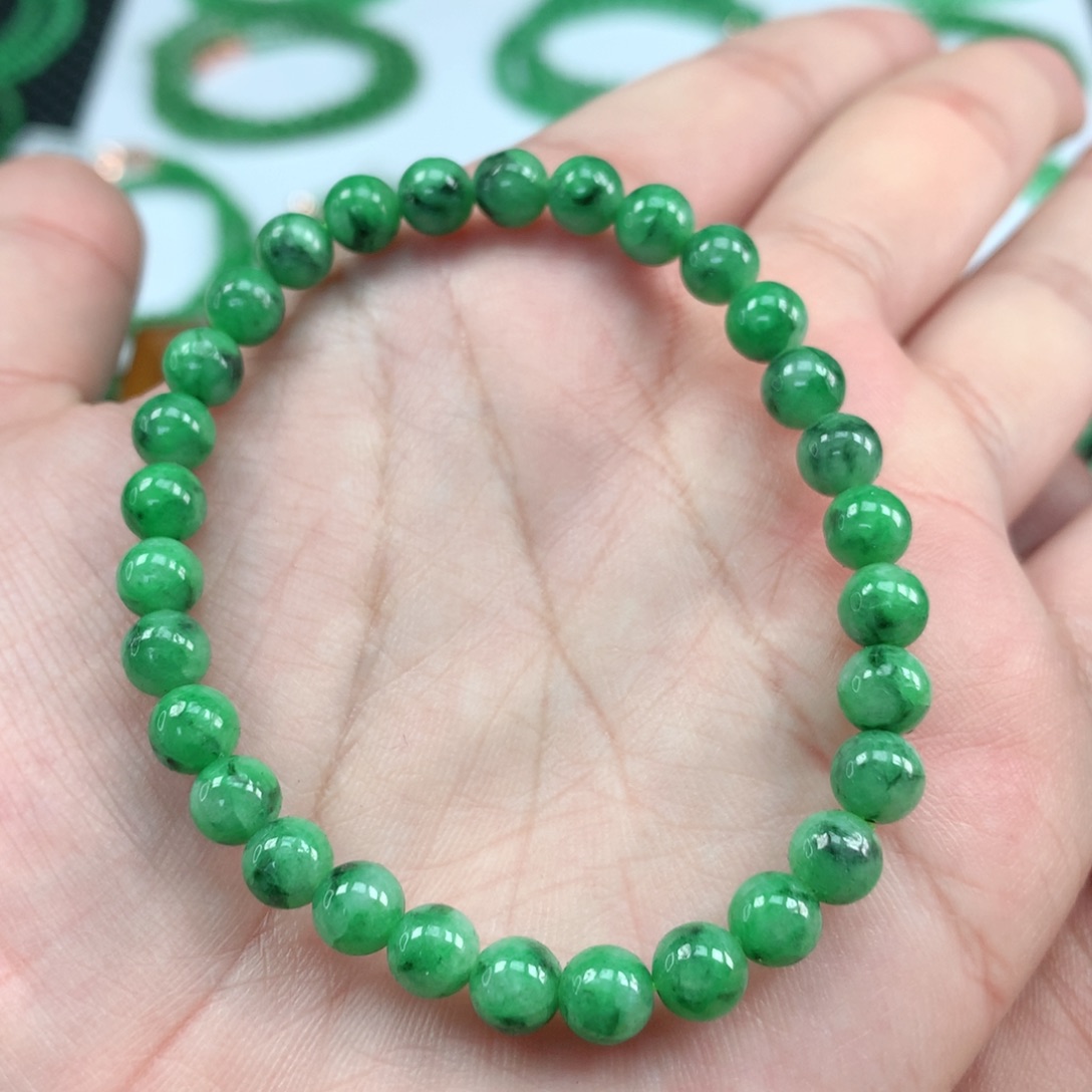翡翠手链未镶嵌翡翠
