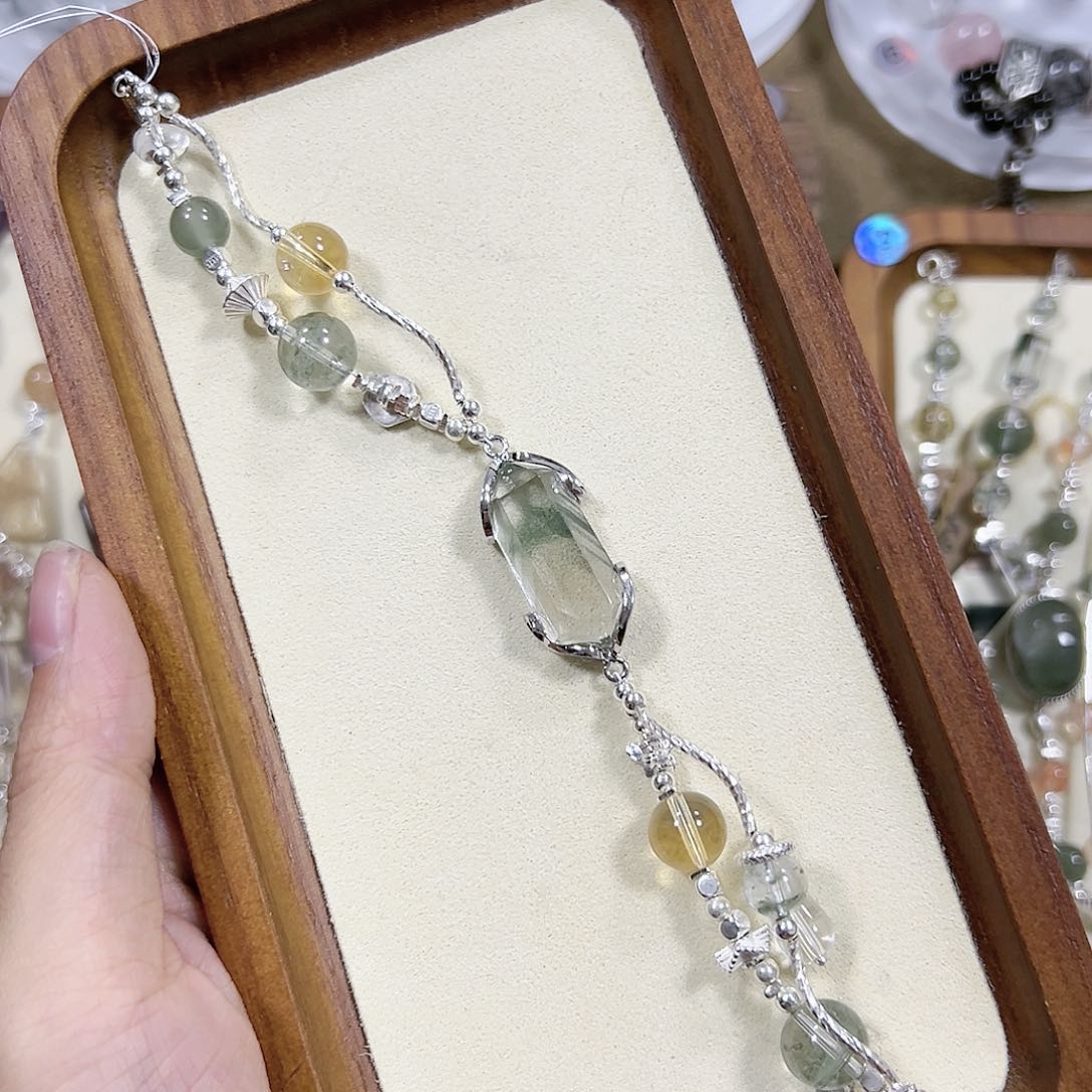 水晶手链未镶嵌好****缪镶银和其他珠珠