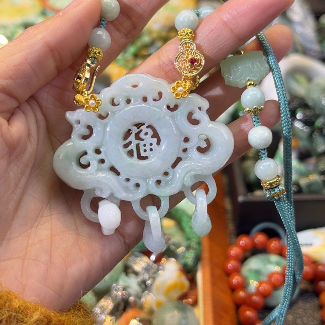 翡翠颈饰未镶嵌翡翠吊坠默认微瑕