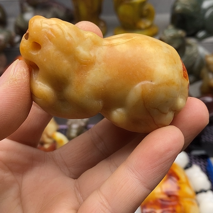 未镶嵌蛇纹石玉颈饰