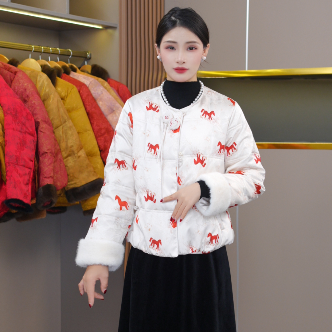 D97冬季新款国风妈妈装提花加厚时尚气质短款保暖羽绒服