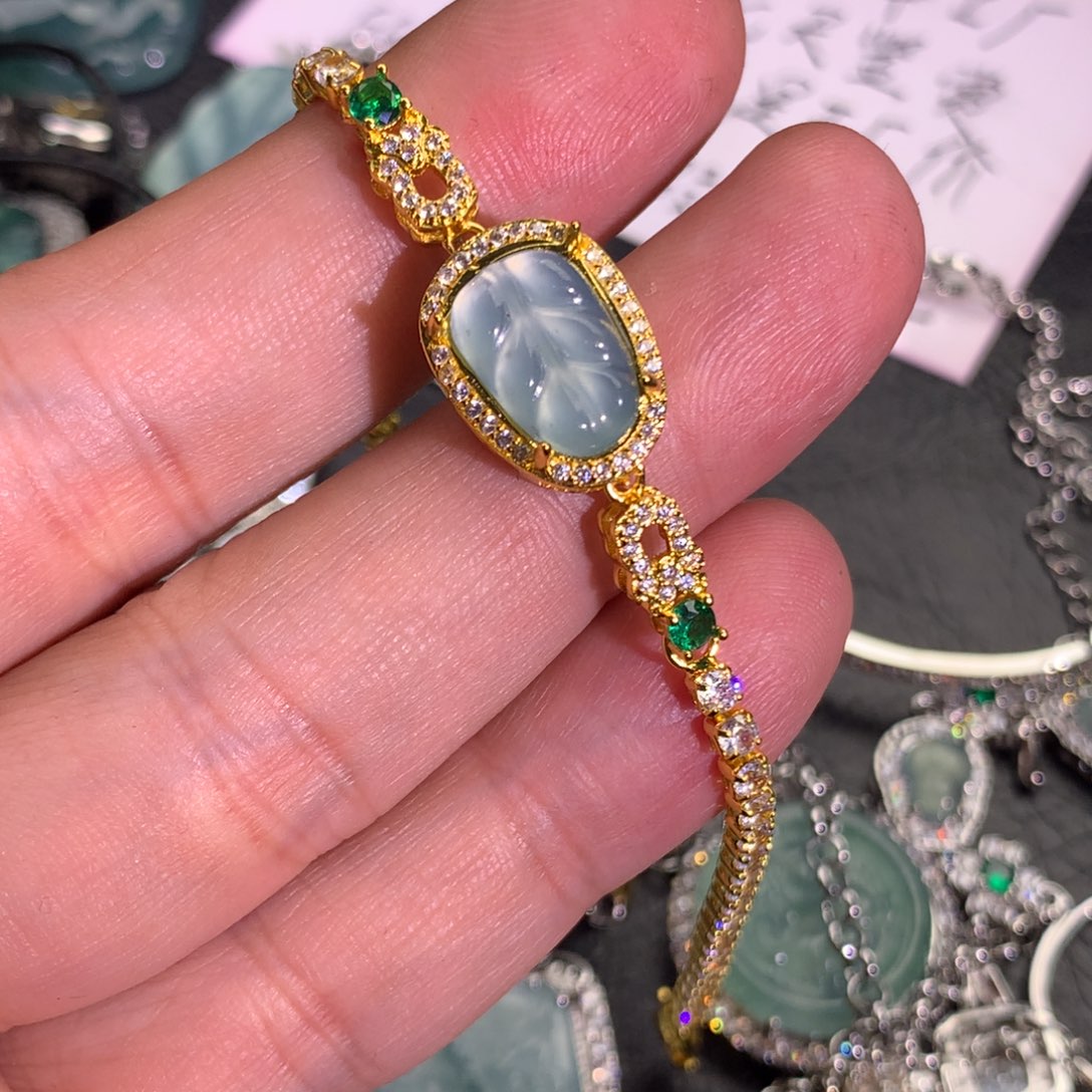 翡翠颈饰未镶嵌叶子手链