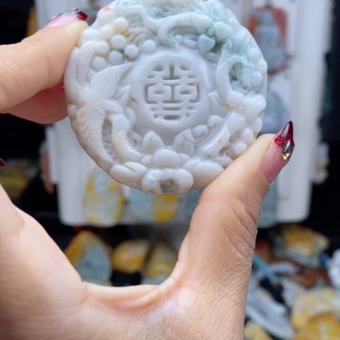 翡翠颈饰未镶嵌翡翠