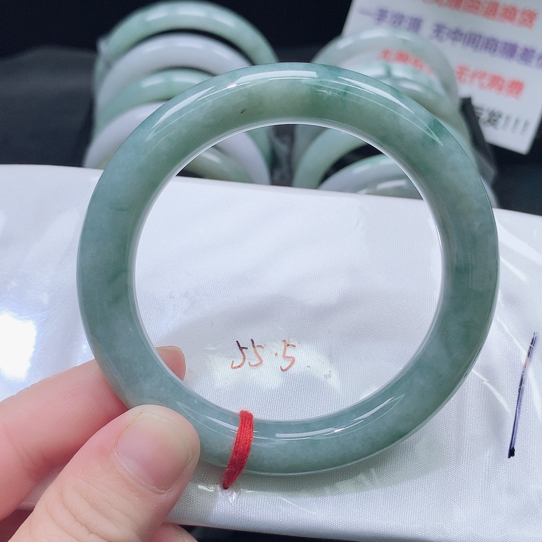 翡翠未镶嵌手镯535