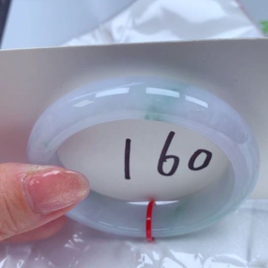 翡翠手镯未镶嵌翡翠