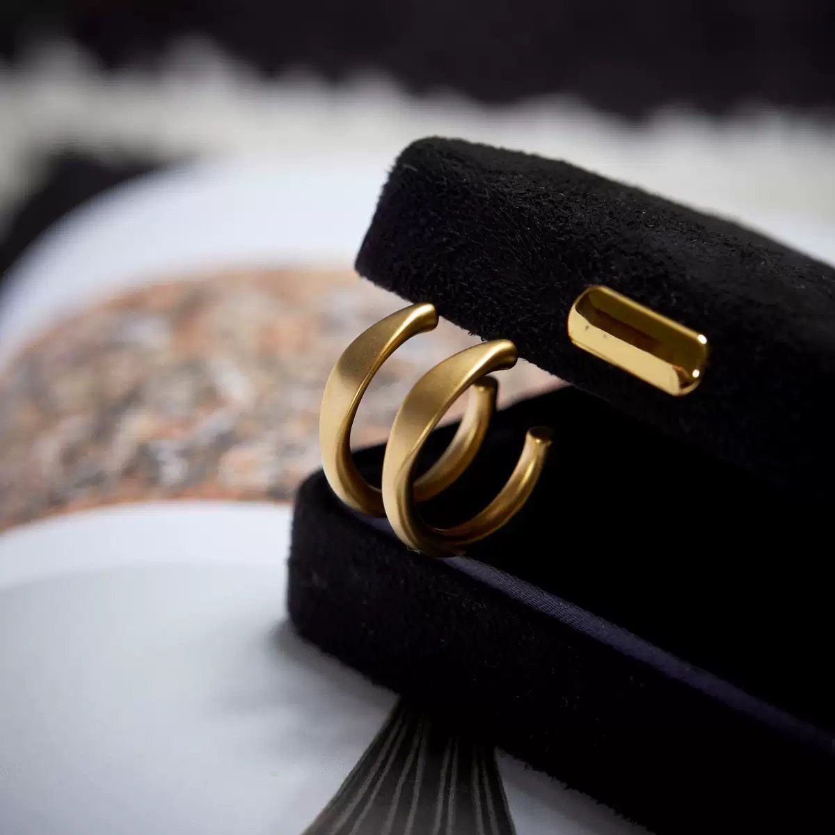 铜合金耳饰 韩国小众磨砂亚金高级感耳圈女ins冷淡风金属耳夹