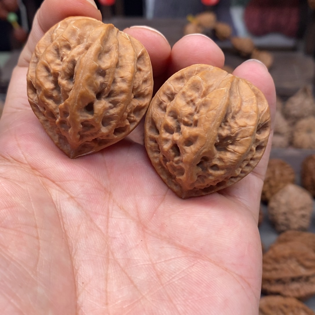 文玩核桃把件八棱圆梦