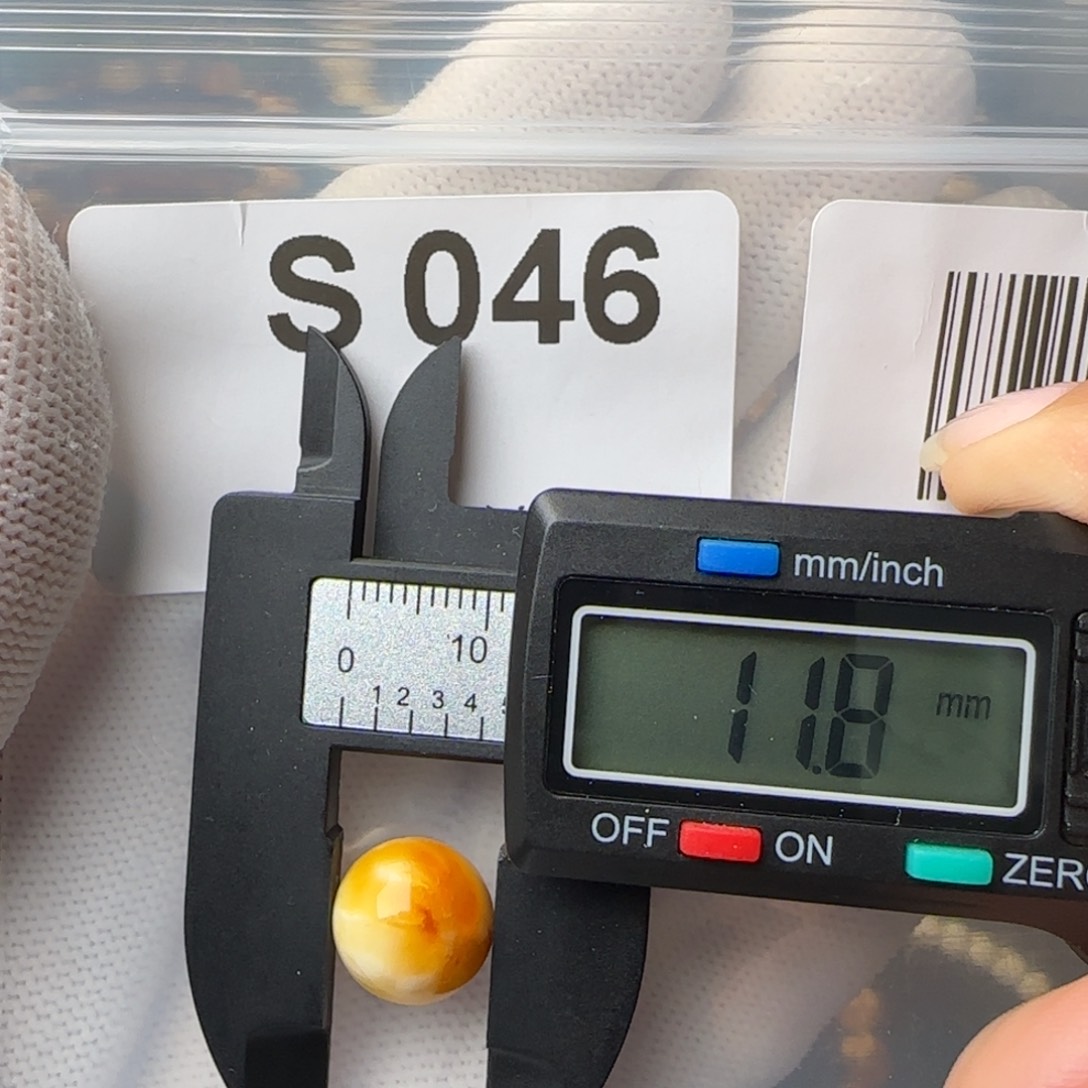 琥珀裸石未镶嵌微