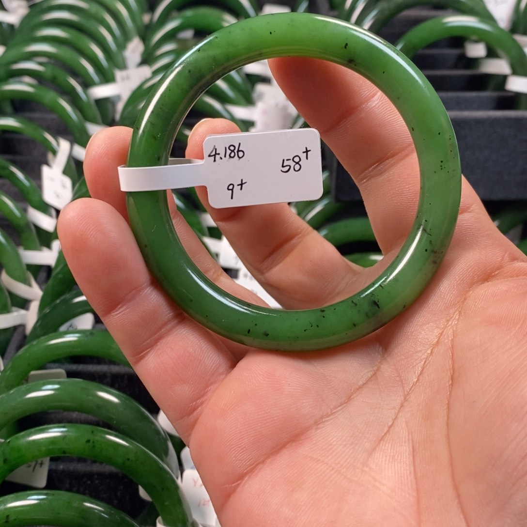 漫***雨和田玉（碧玉）未镶嵌手镯