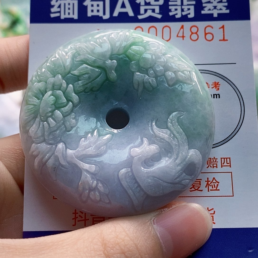 吊坠(不含链)未镶嵌翡翠