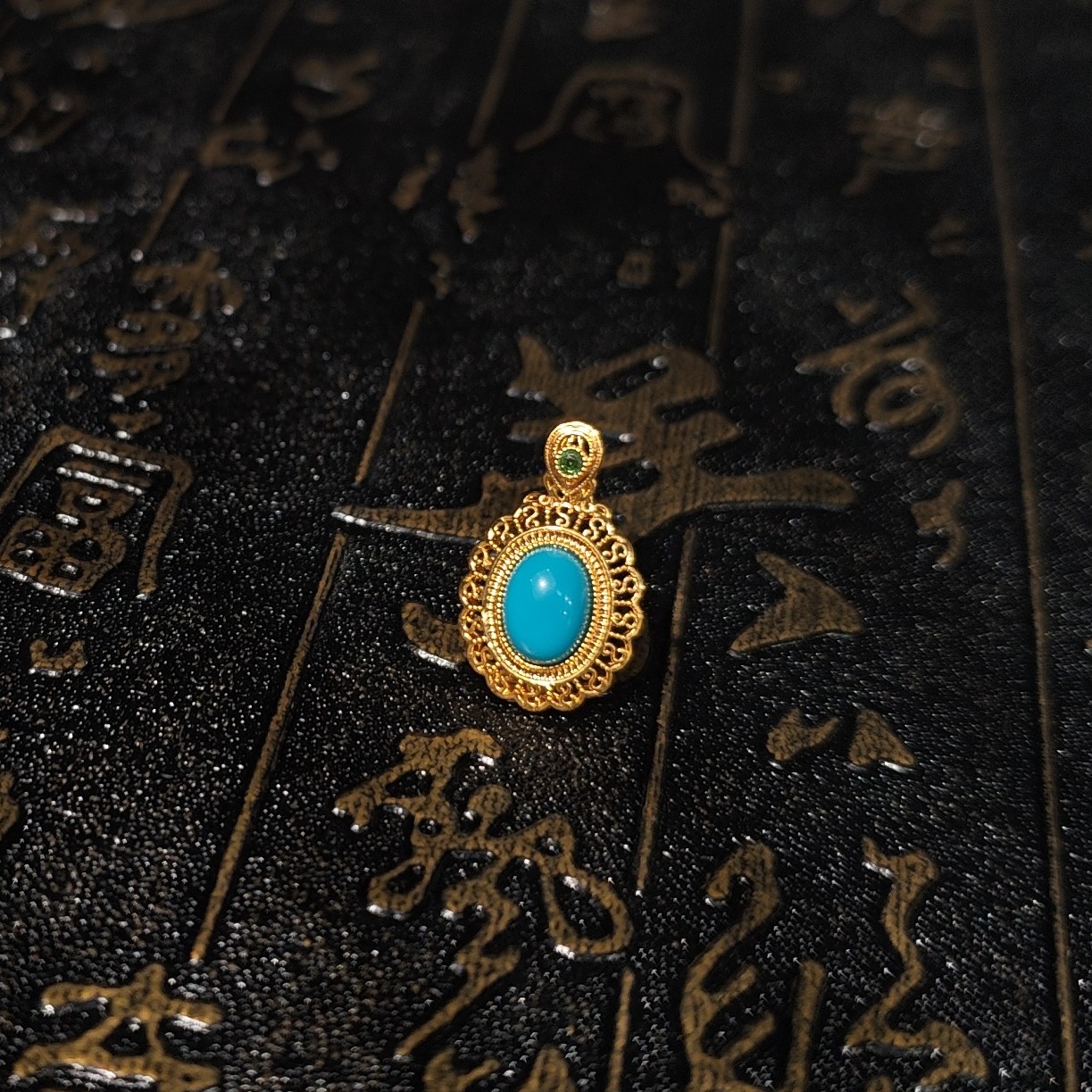 18k金镶嵌美松吊坠 1246