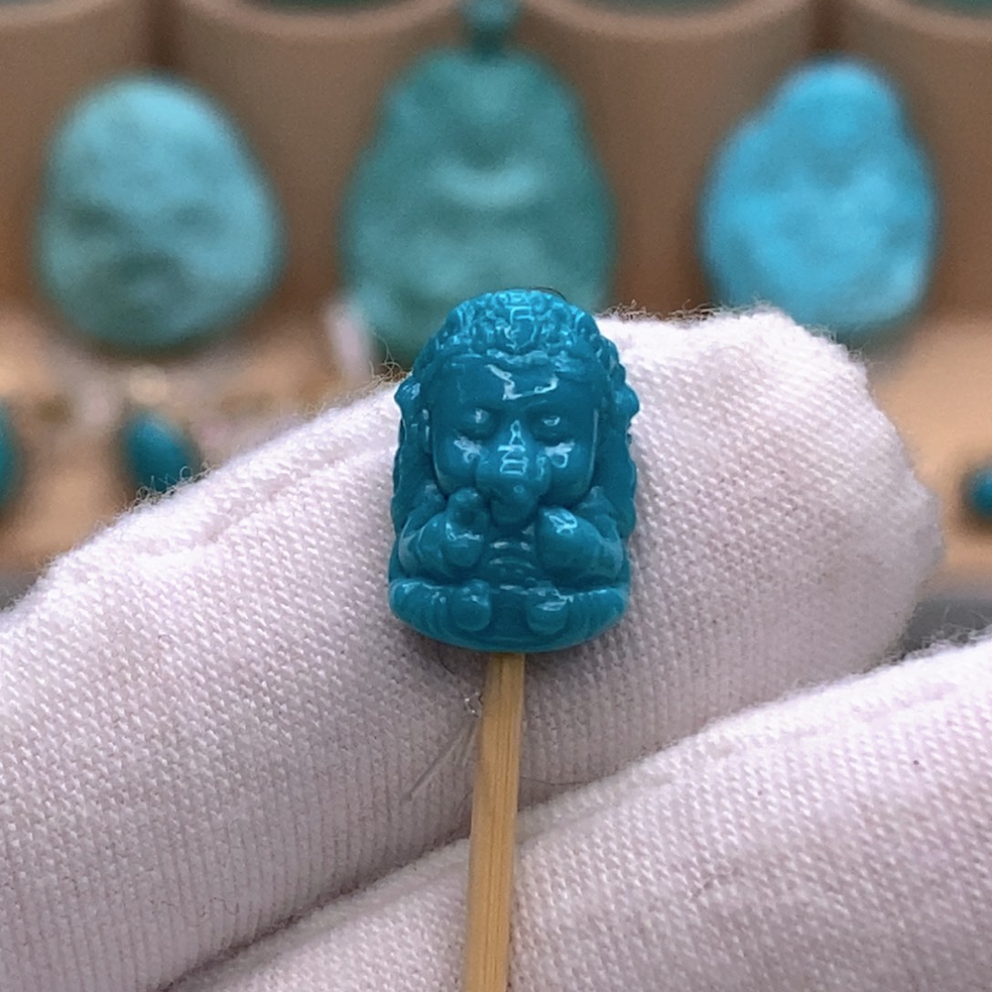 绿松石未镶嵌珠宝奇石