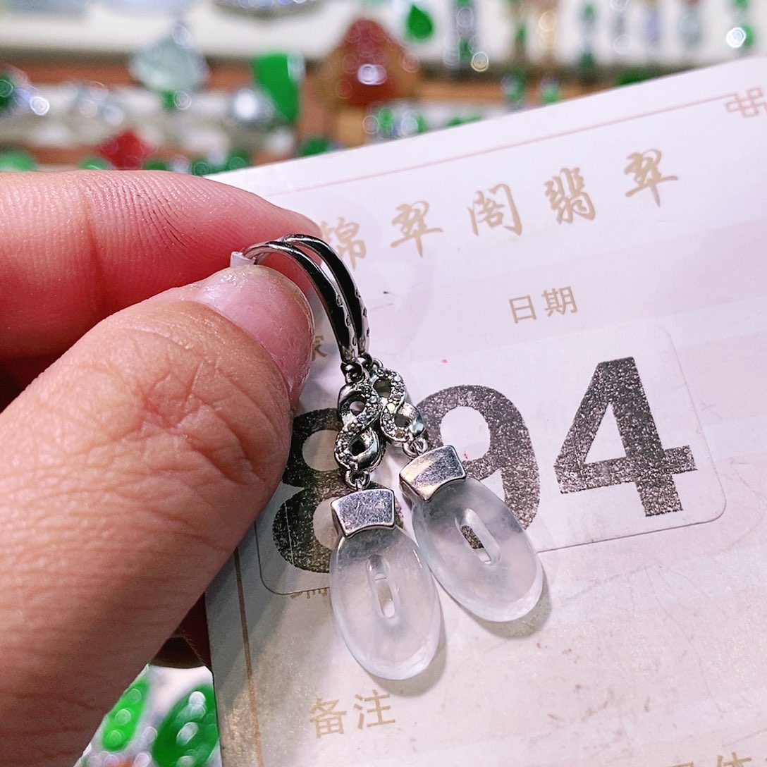 【闪购商品】翡翠挂件未镶嵌裸石