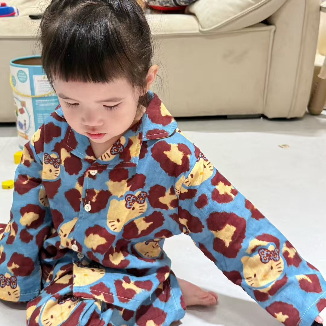 小马家翻领连体毛衣