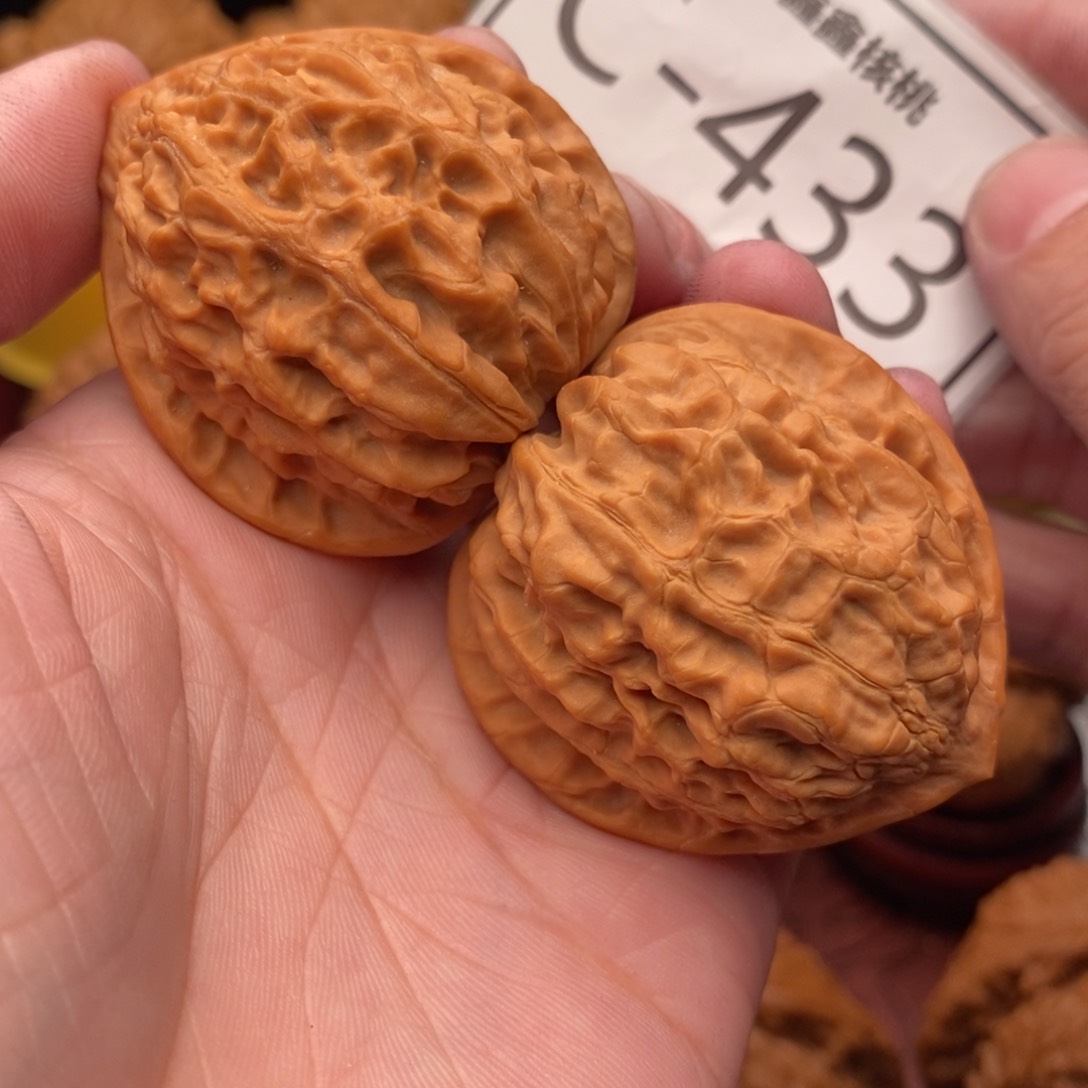 文玩核桃把件金牛40