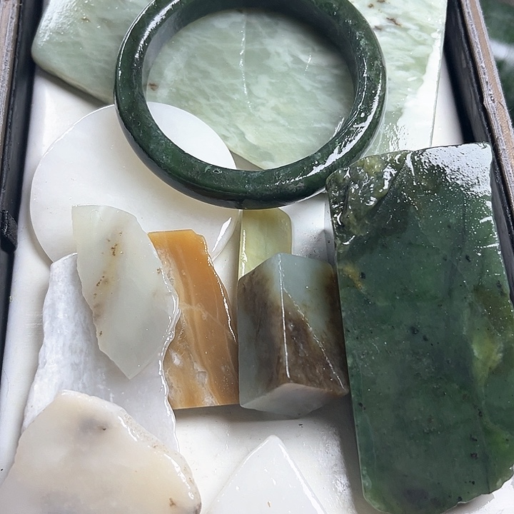 和田玉（糖玉）和田玉边角料9K金镶嵌固**鱼