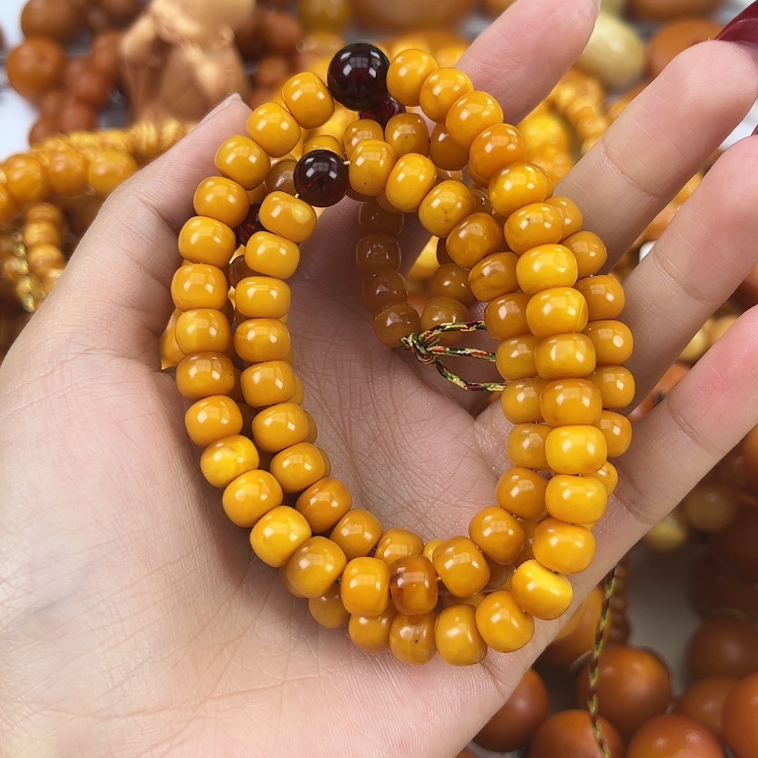 琥珀颈饰未镶嵌蜜蜡