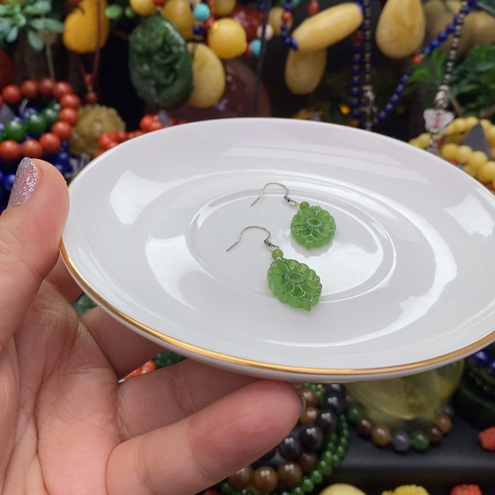 和田玉耳饰未镶嵌碧玉耳坠