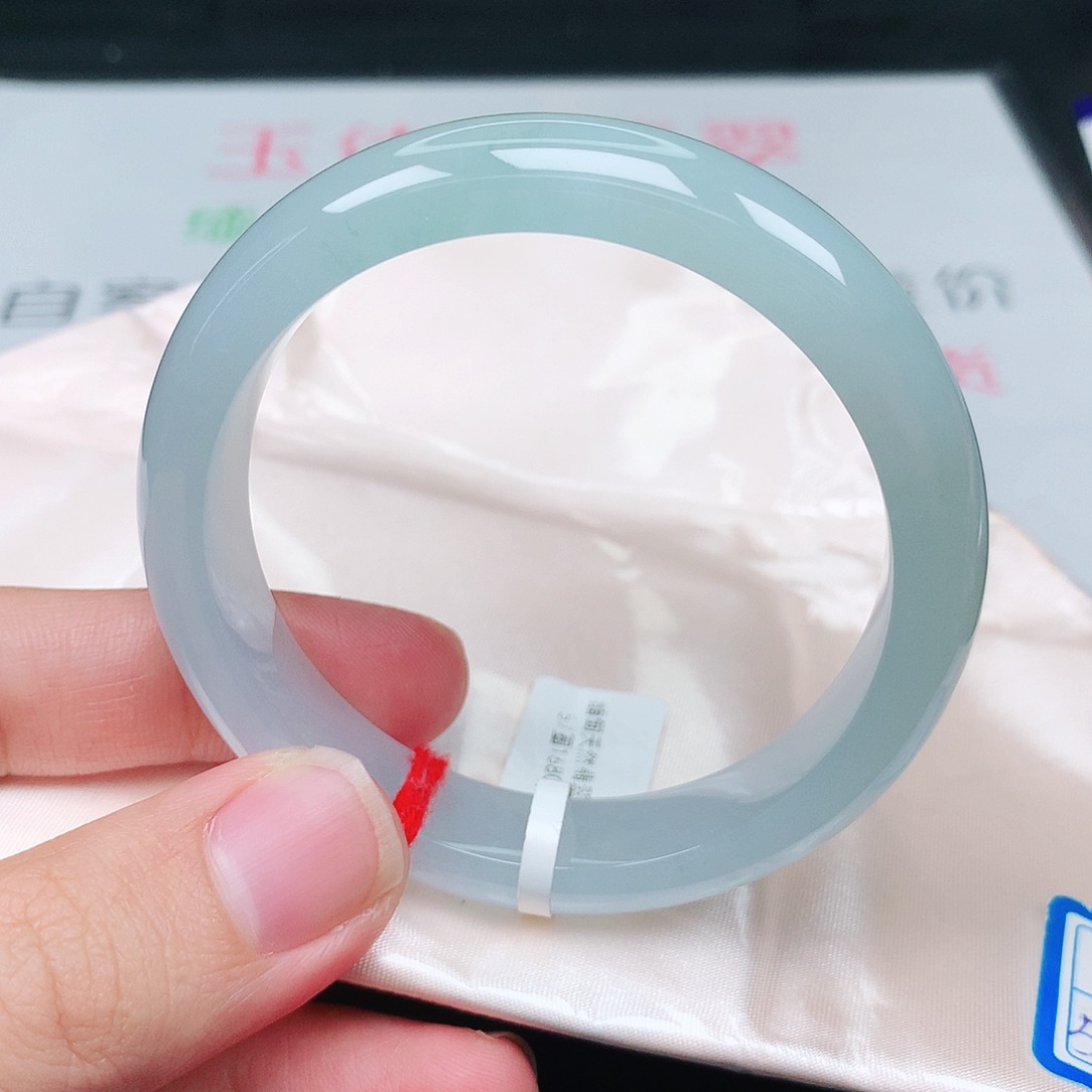 未镶嵌手镯翡翠天然翡翠手镯