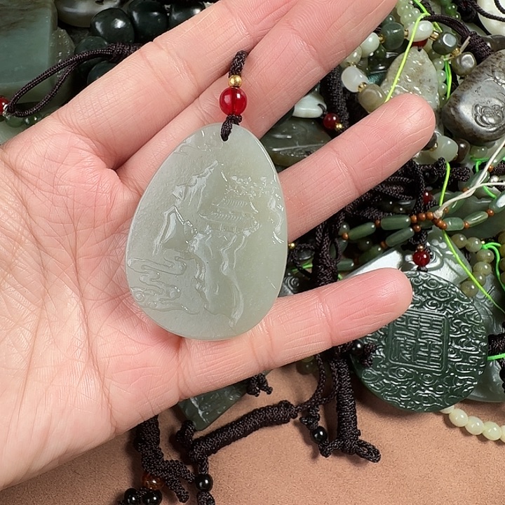 和田玉颈饰未镶嵌