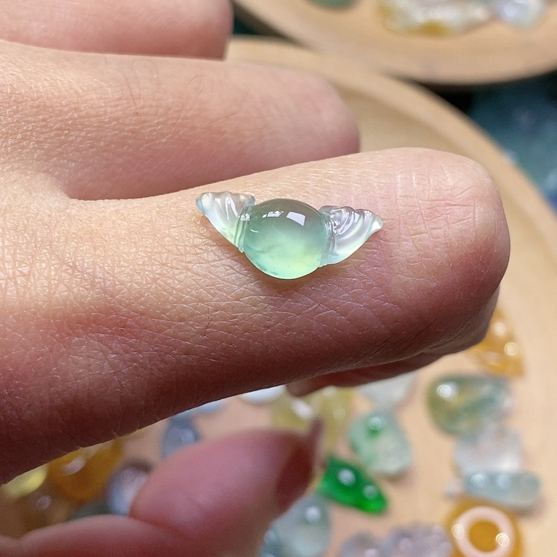 翡翠颈饰未镶嵌翡翠