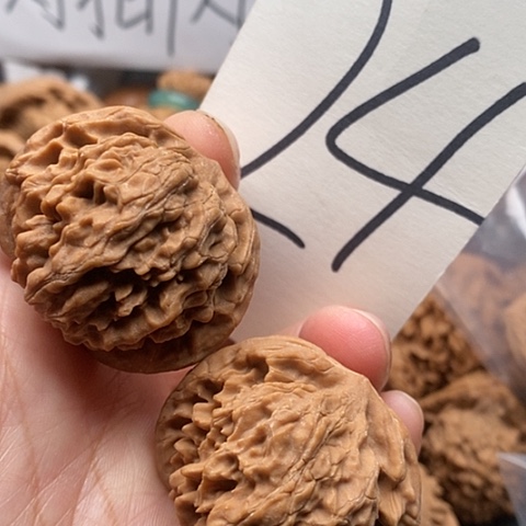 桃核吊坠41全品皇冠