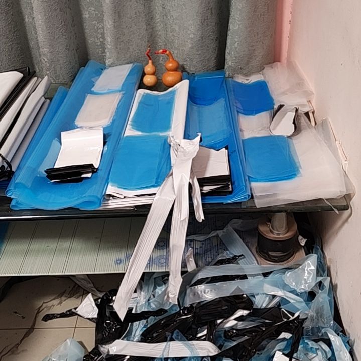 春***爷3*60*10丝黑白膜5张