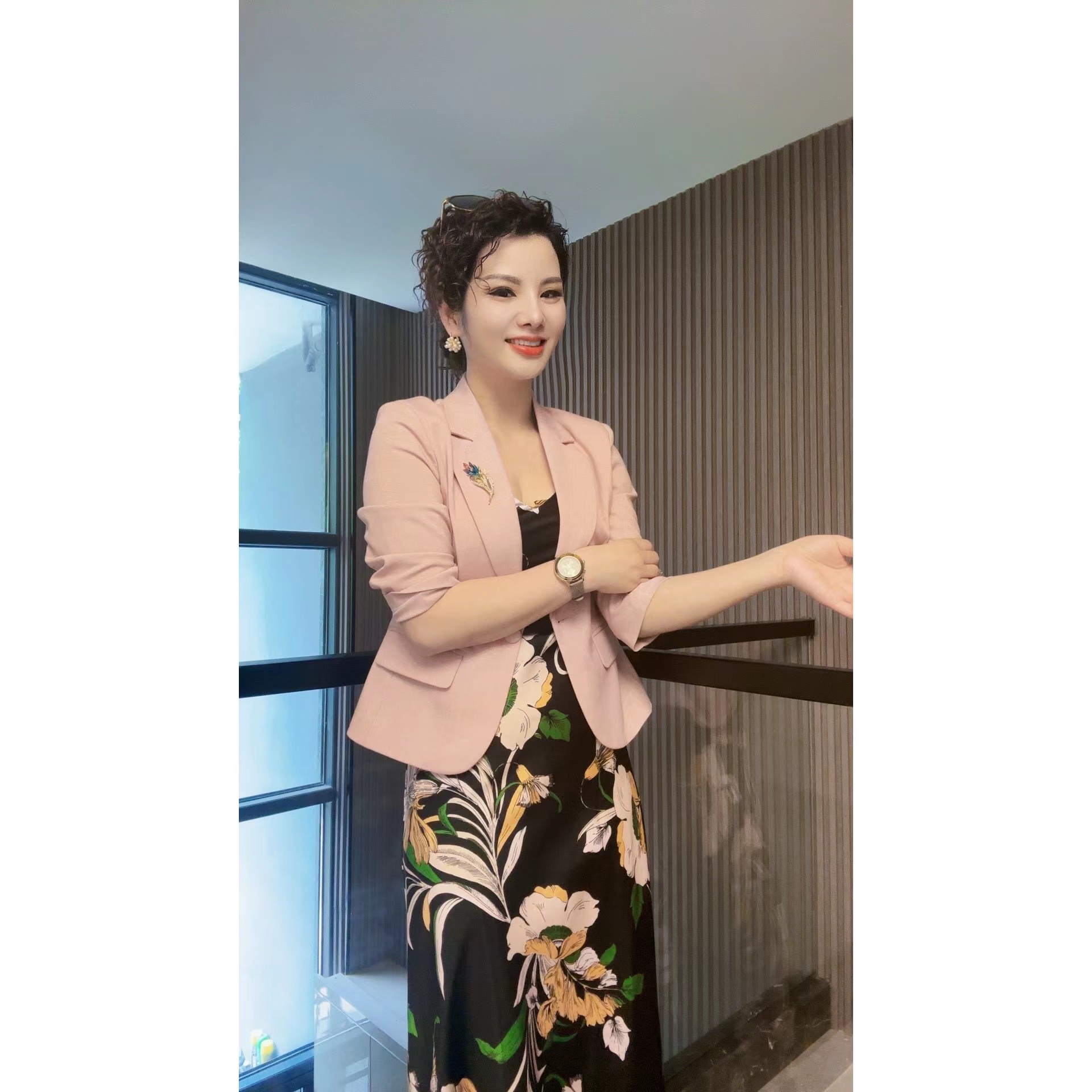 糖糖严选 2025春夏款通勤百搭七分袖短款小西服2402T