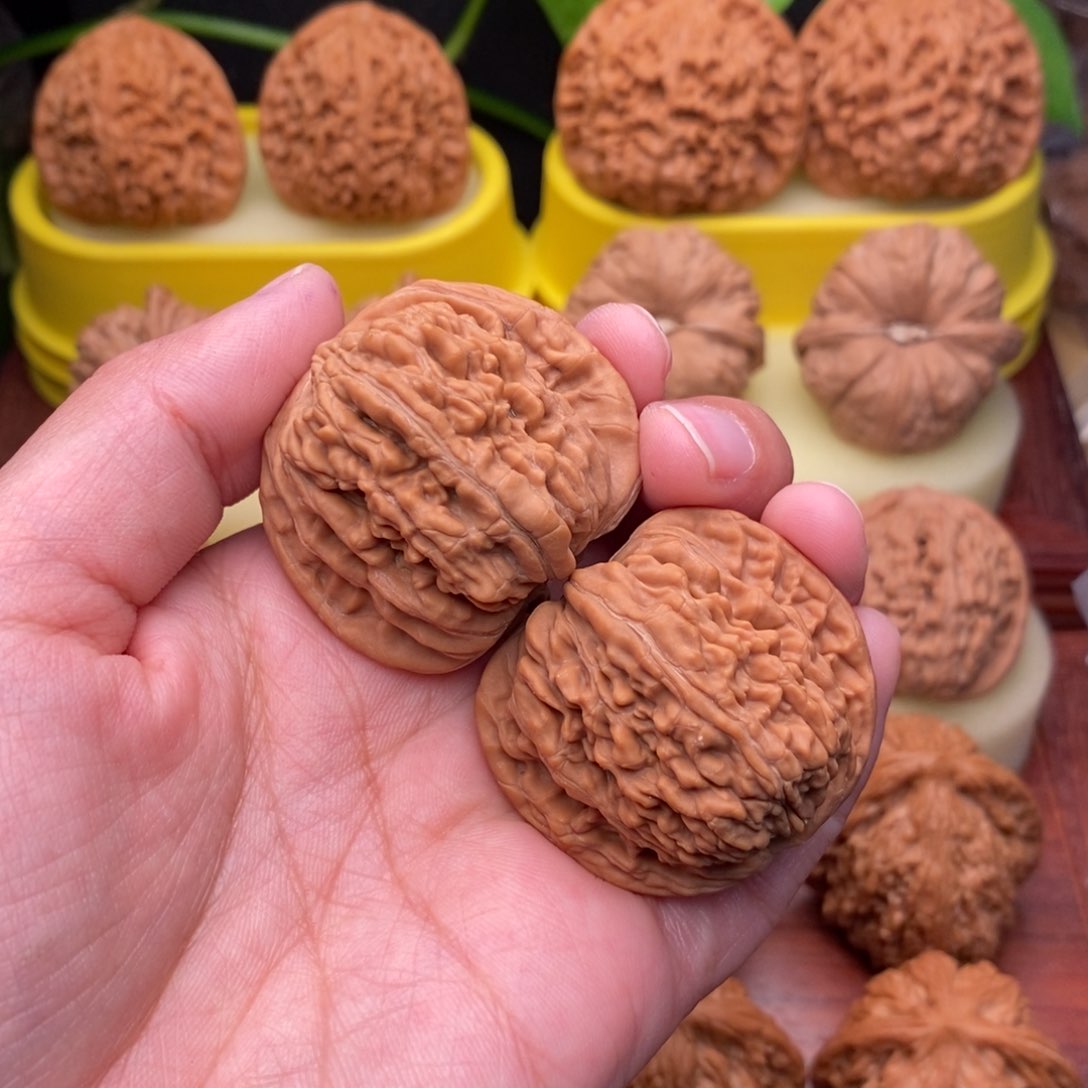 把件文玩核桃゛****?39老树红皮四座楼“漏”