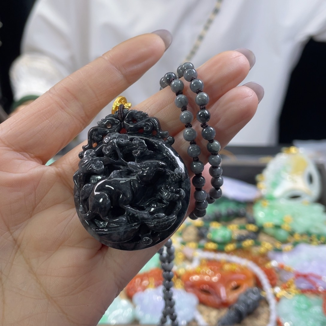 翡翠颈饰未镶嵌代编织