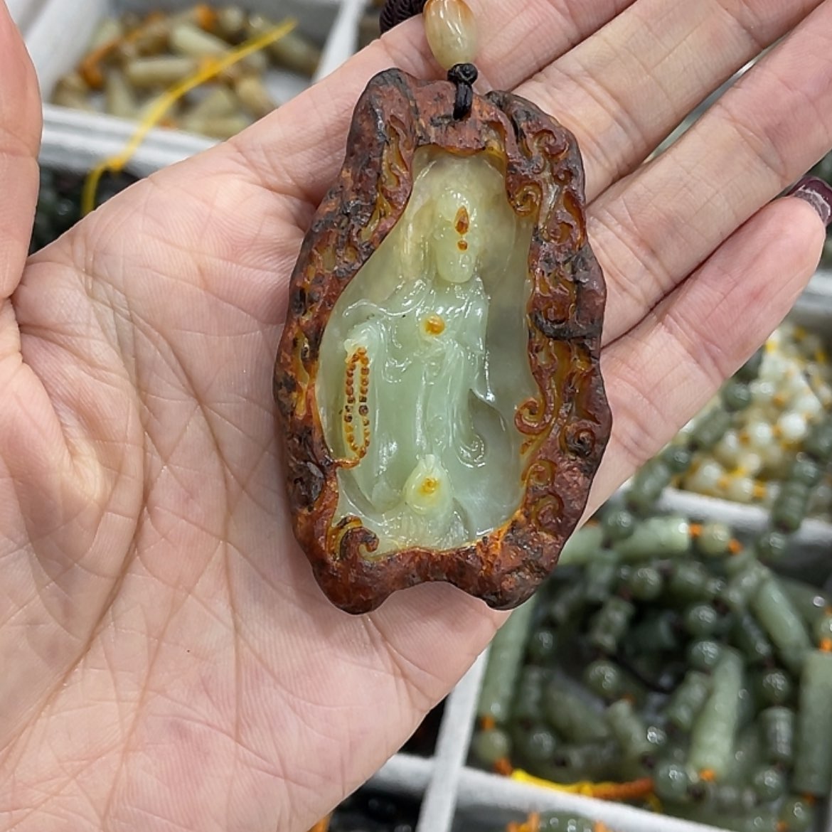 【闪购商品】岫岩河磨玉（透闪石质玉）颈饰未镶嵌我****的