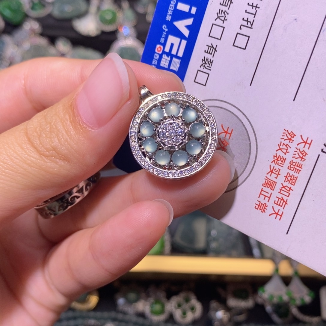翡翠未镶嵌颈饰天然