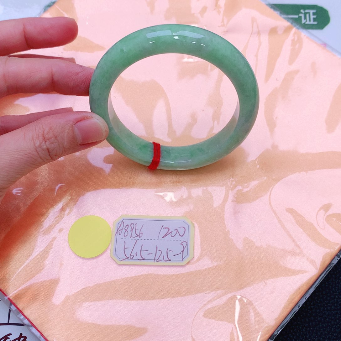 未镶嵌手镯翡翠缅甸翡翠手镯