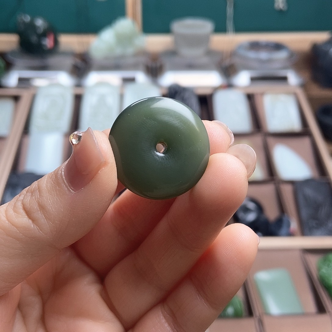 和田玉（糖玉）颈饰未镶嵌