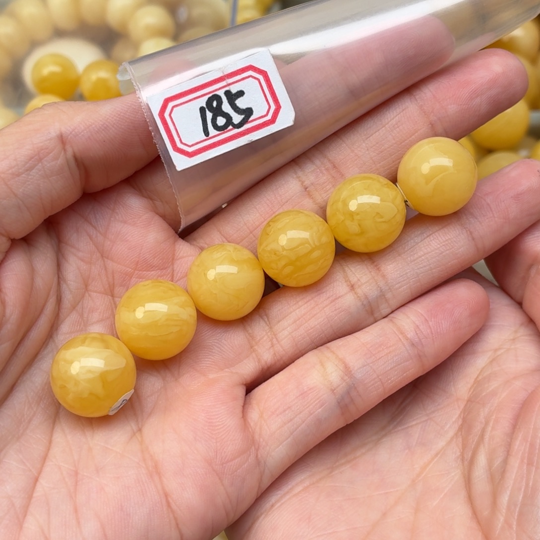 微****未镶嵌蜜蜡裸石蜜蜡