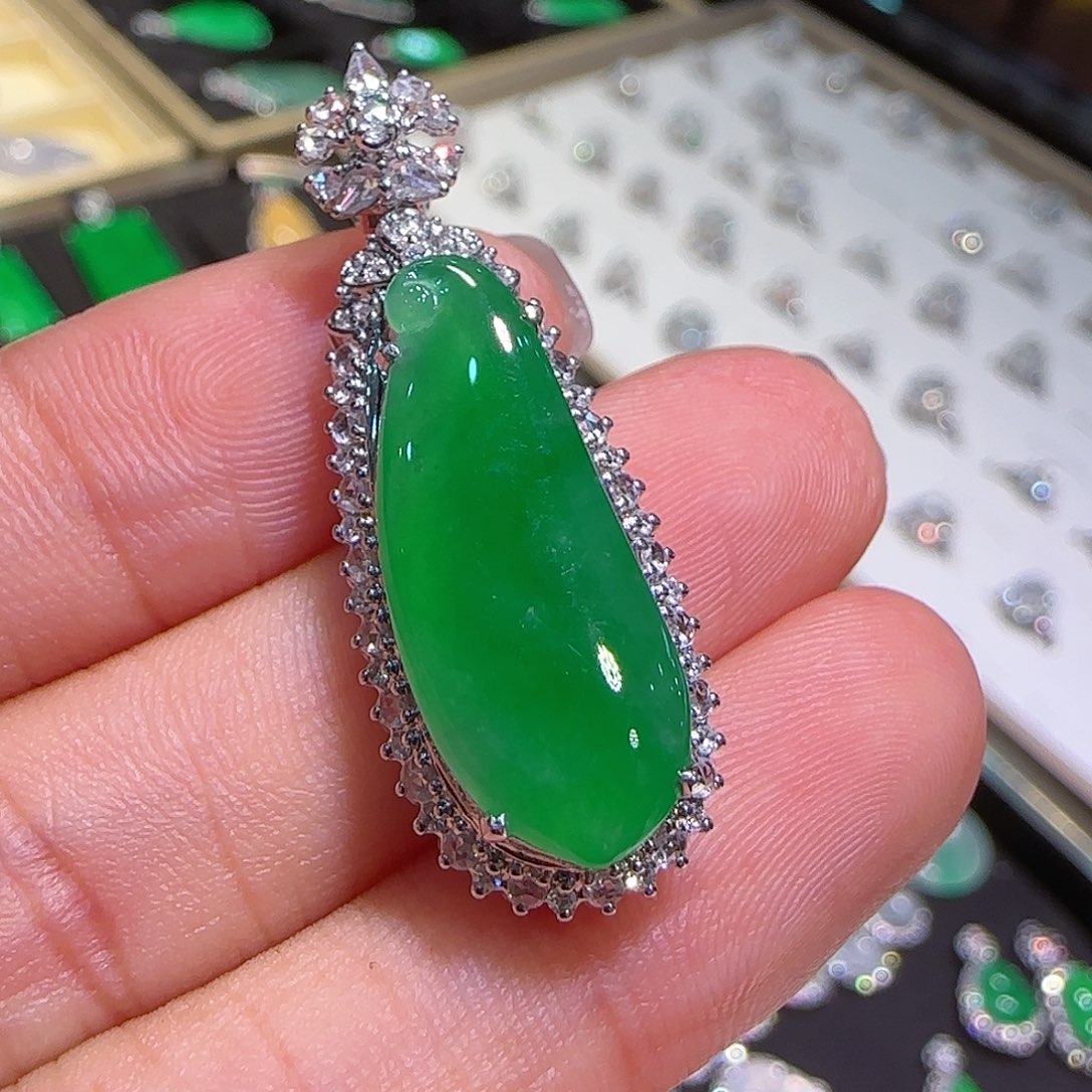 翡翠吊坠(不含链)18K金镶嵌福瓜