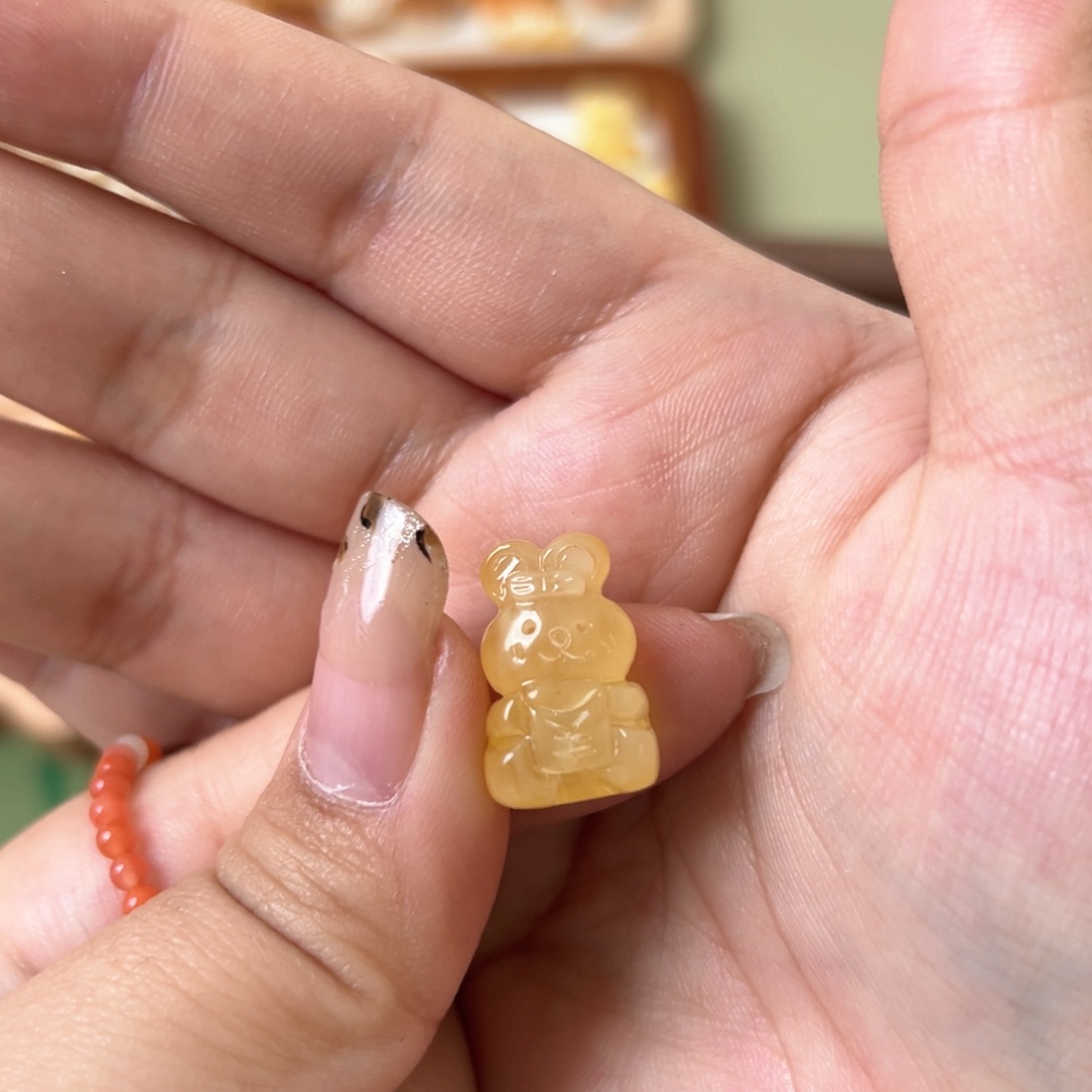 琥珀珠宝奇石未镶嵌