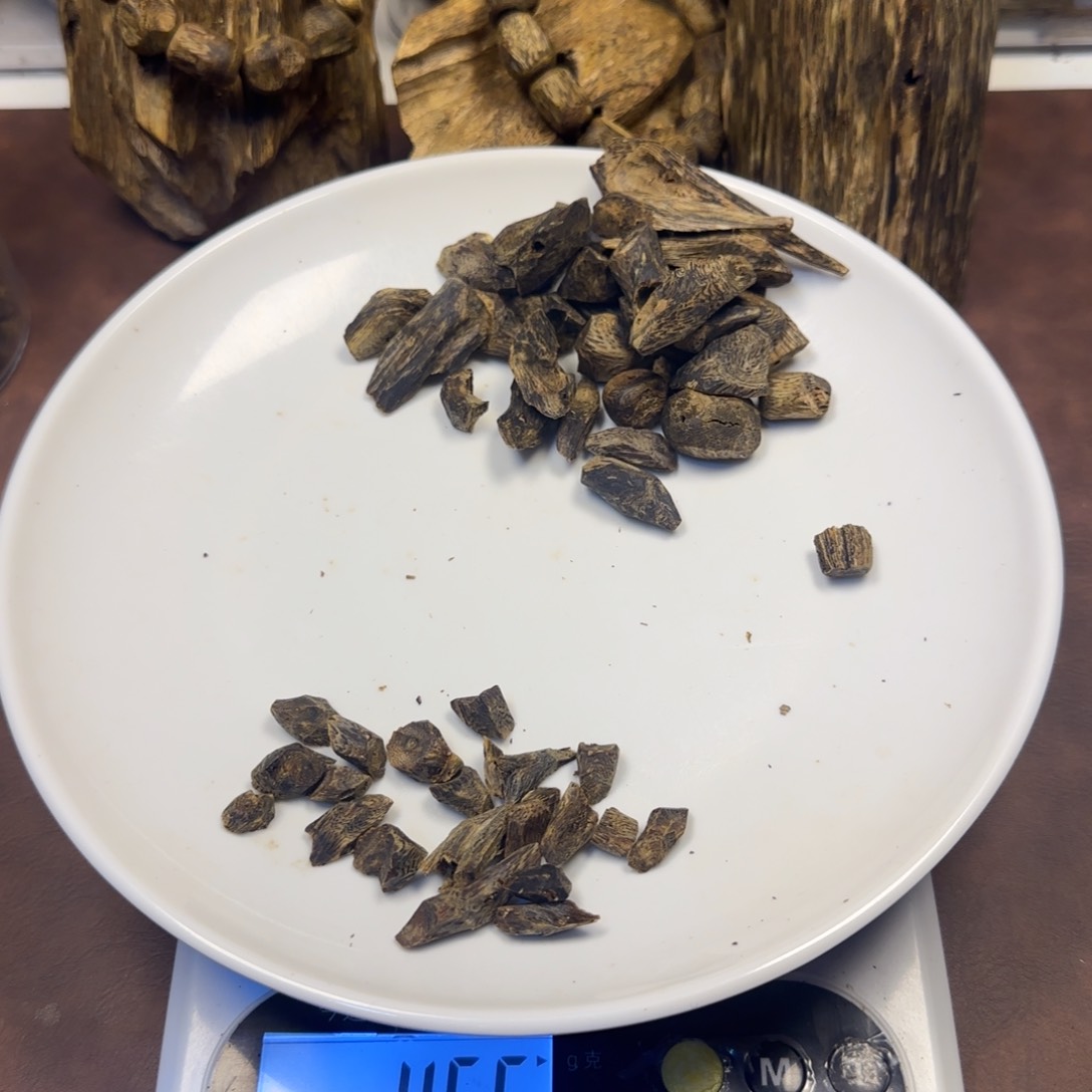 沉香沉香碎屑香料