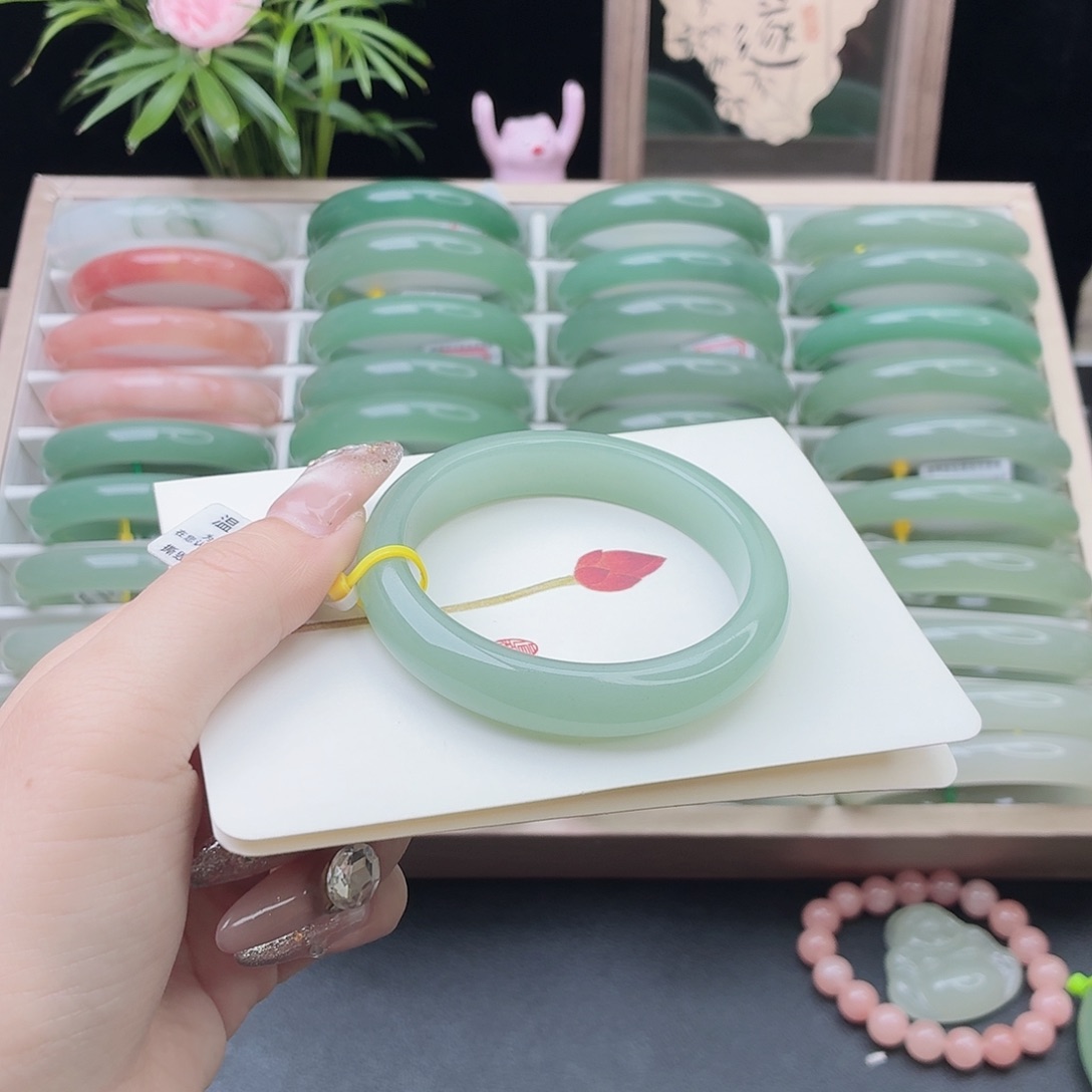 石英质玉未镶嵌手镯54