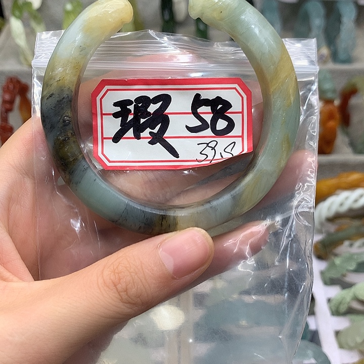 未镶嵌蛇纹石玉手镯