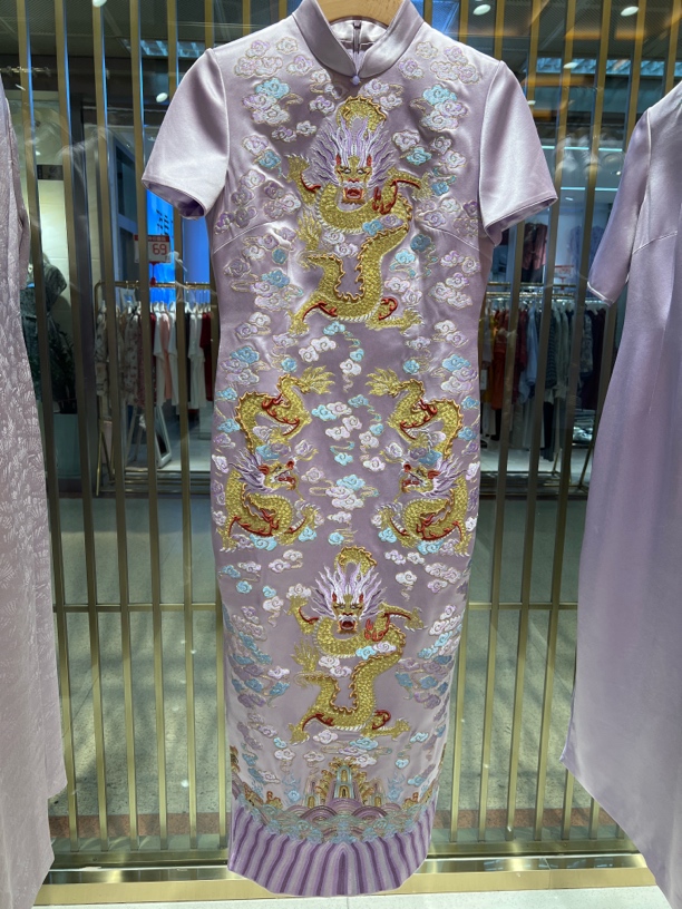 朱紫褕170332浅紫色龙纹刺绣旗袍高定系列设计师款喜婆婆喜妈妈装