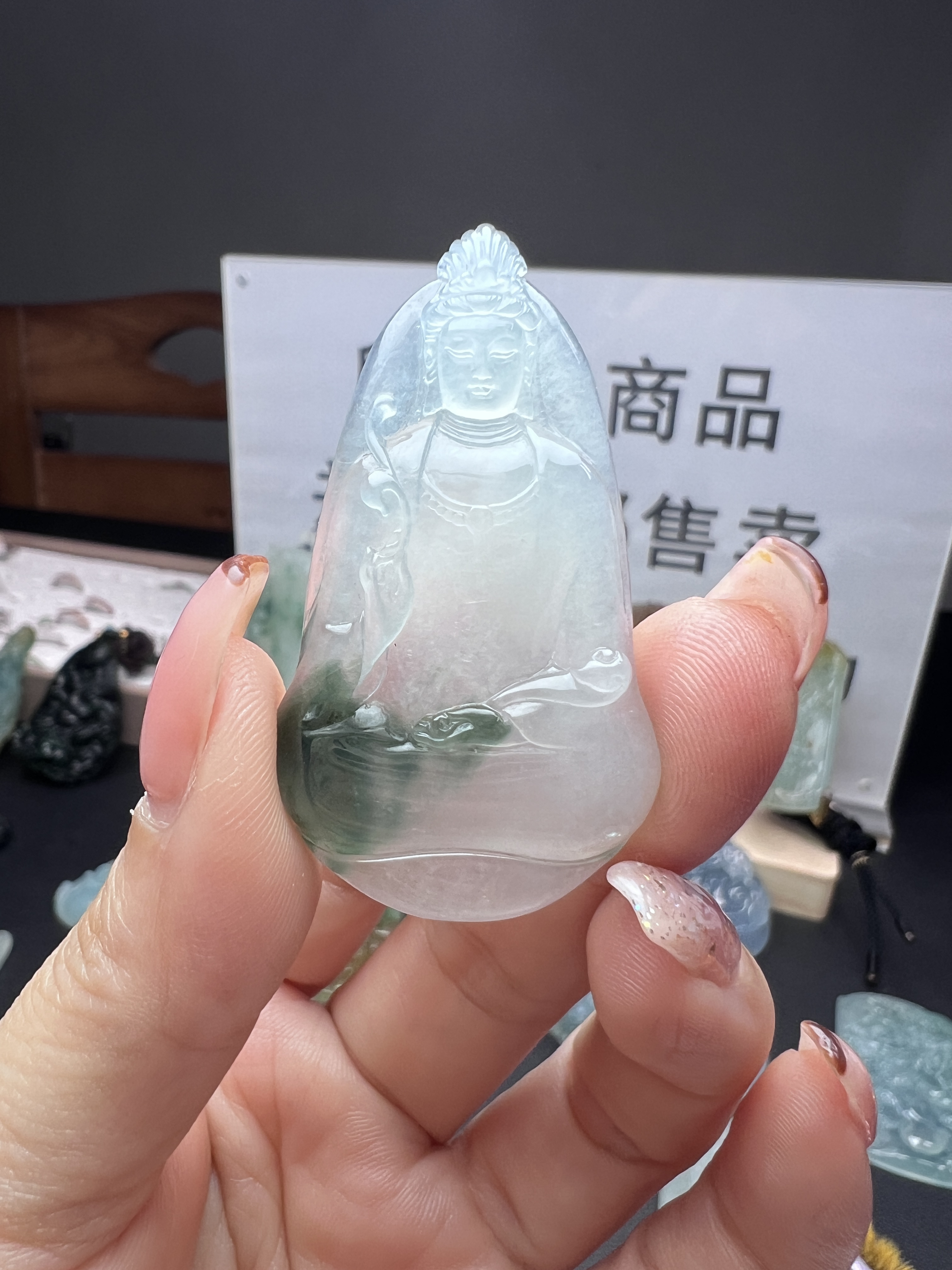 天然翡翠观音挂件