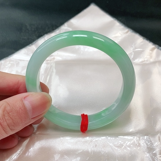 翡翠手镯未镶嵌18号